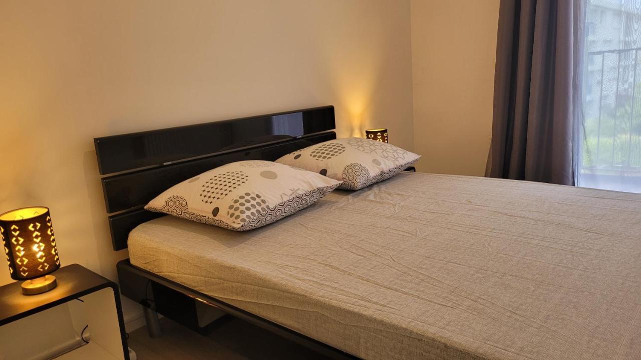 Appartement Lumineux Cholet Exterior photo